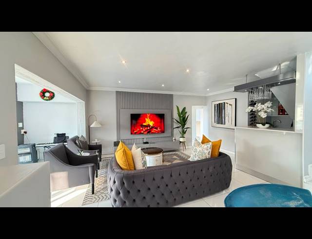 4 BEDROOM HOUSE FOR SALE IN THATCHFIELD